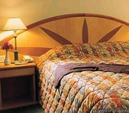 Median Roissy Cdg Aeroport Hotel Goussainville  Bilik gambar