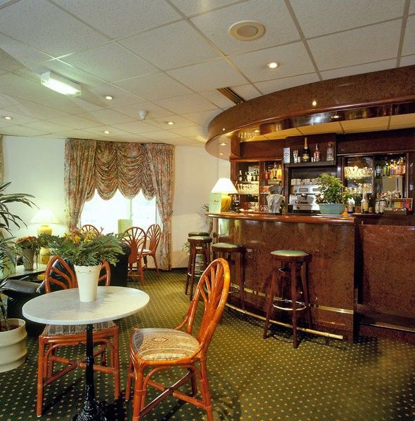 Median Roissy Cdg Aeroport Hotel Goussainville  Luaran gambar