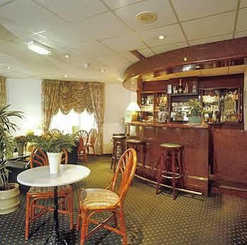 Median Roissy Cdg Aeroport Hotel Goussainville  Luaran gambar