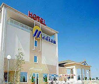 Median Roissy Cdg Aeroport Hotel Goussainville  Luaran gambar